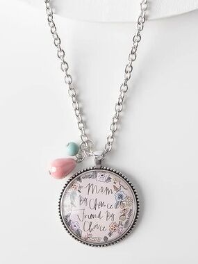 🆕 Mother’s Day Necklace ‘Mom By Chance’ Plunder